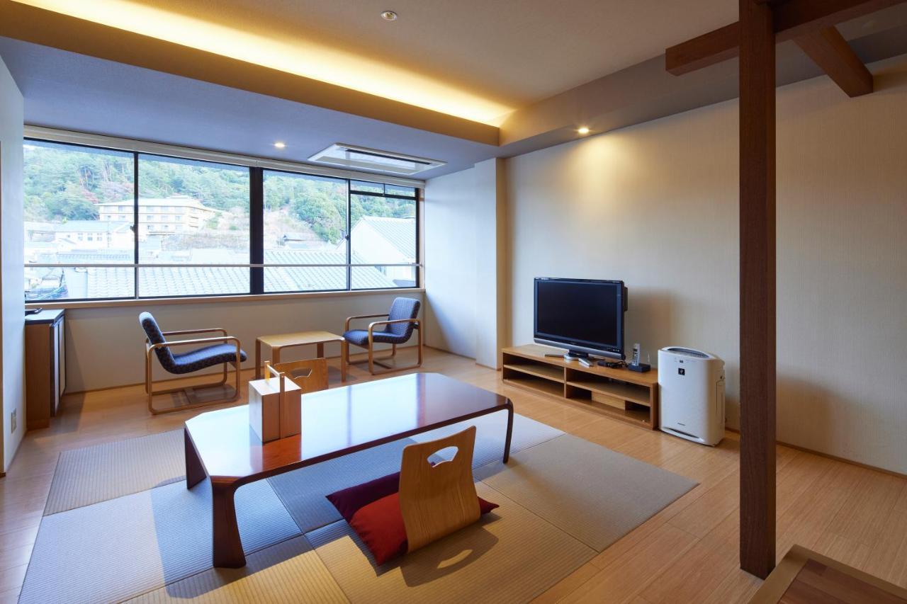 Hotel Itsukushima Iroha Hacukaiči Exteriér fotografie